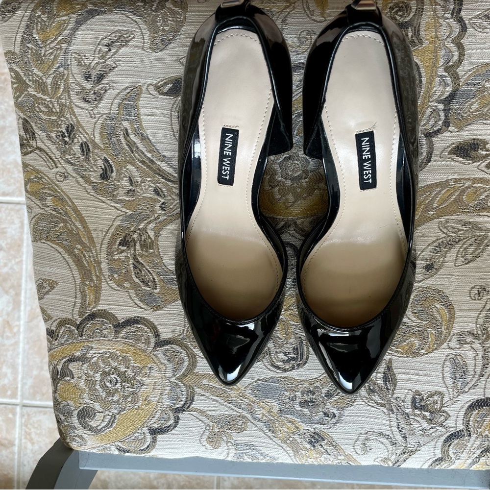 Nine West Cal 9 x 9 black wedges. New condition